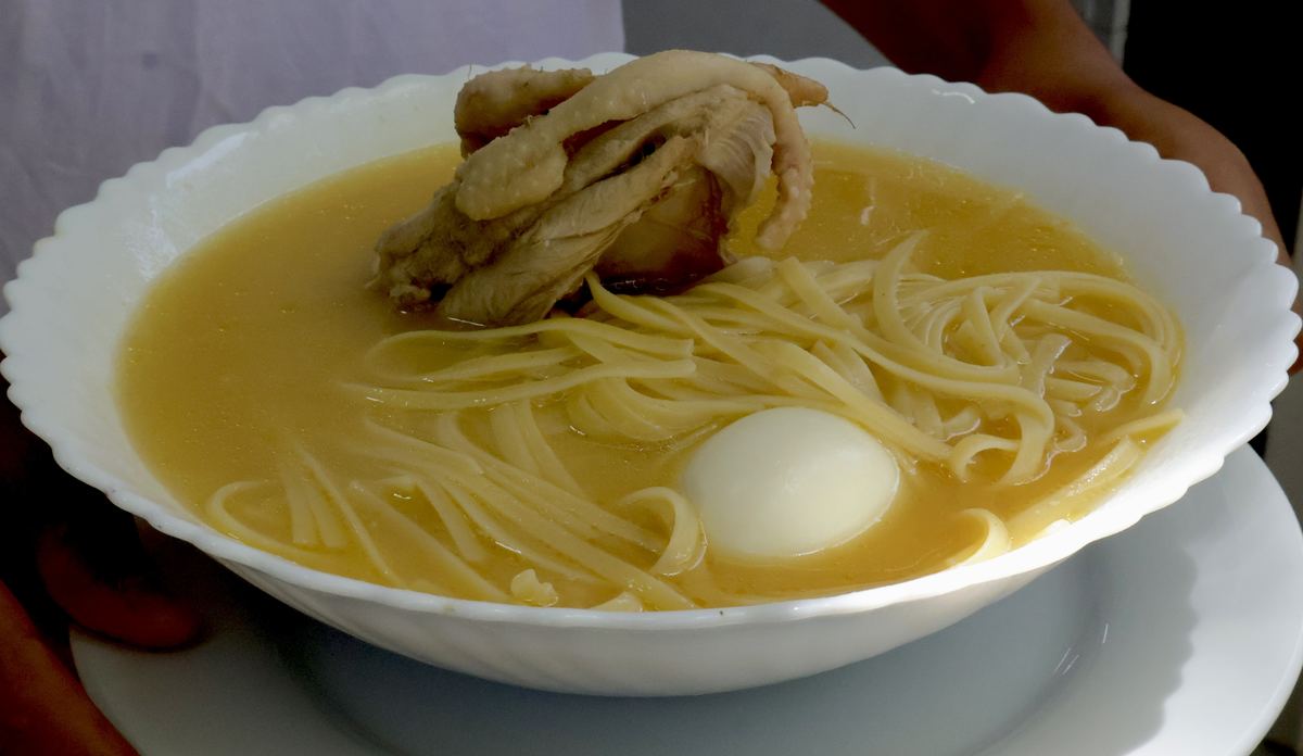 Caldo de gallina